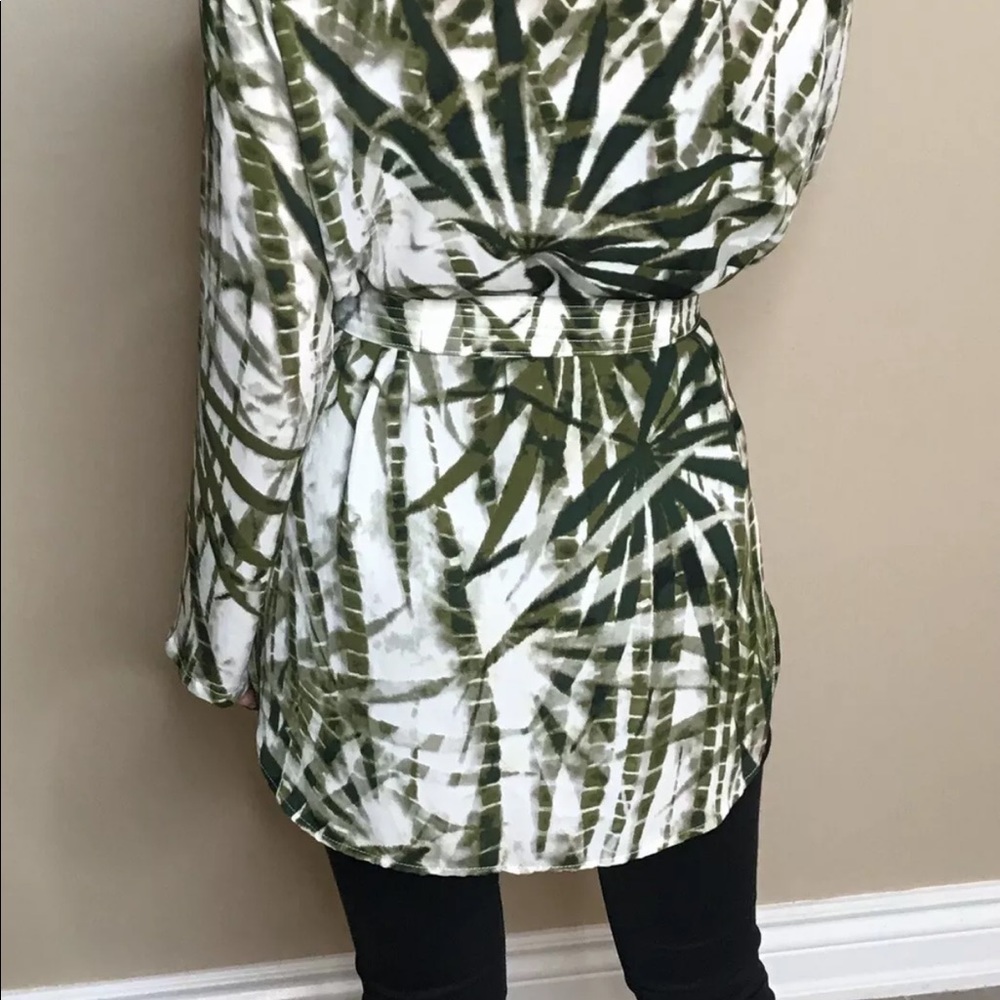 Punt Roma 🌿 Neck Blouse 🍃 - Picture 6 of 7